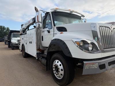 International WorkStar 7600 Mechanic / Service Truck - 430HP, 10 Speed Manual
