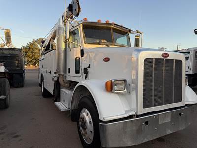 Peterbilt 365 Mechanic / Service Truck - Caterpillar, 410HP, 10 Speed Manual