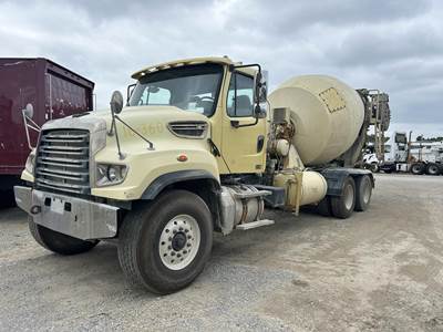 Freightliner 114SD Tri Axle Mixer / Ready Mix / Concrete Truck - Cummins, 370HP, Automatic