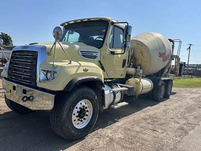 Freightliner 114SD Tri Axle Mixer / Ready Mix / Concrete Truck - Cummins, 370HP, Automatic