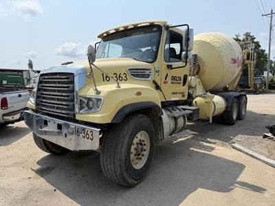Freightliner 114SD Tri Axle Mixer / Ready Mix / Concrete Truck - Cummins, 370HP, Automatic