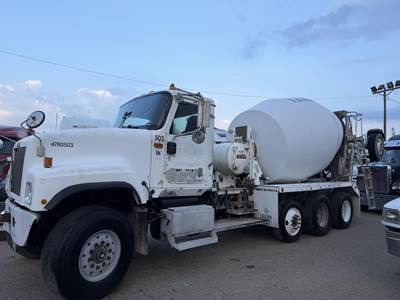 International Paystar 5500 Quad Axle Mixer / Ready Mix / Concrete Truck - Cummins, 370HP, 8Ll Manual