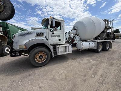 Mack Granite GU813 Mixer / Ready Mix / Concrete Truck - MP7, 395HP, 10 Speed Manual