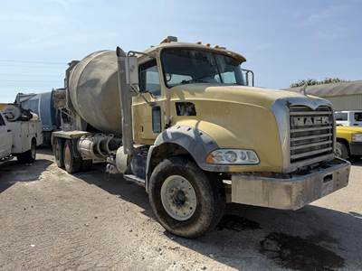 Mack Granite GU813 Mixer / Ready Mix / Concrete Truck - MP7, 395HP, Automatic