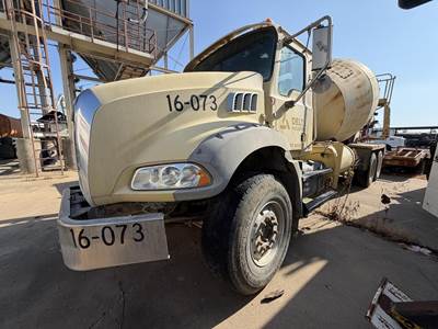 Mack Granite GU813 Mixer / Ready Mix / Concrete Truck - MP7, 395HP, 8Ll Manual