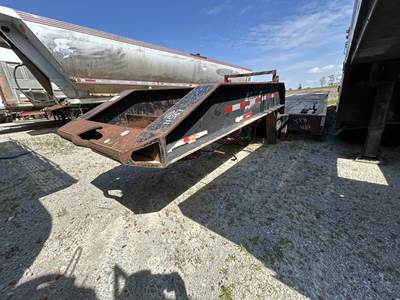 Nuttall ROLL TAIL FLAT DECK Oil Field Trailer