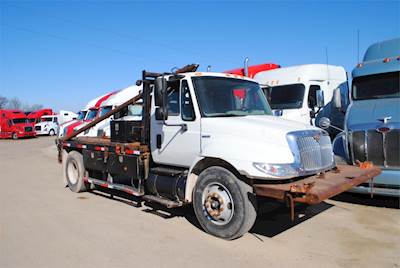 International DuraStar 4300 Single Axle Oil Field Truck - DT-466, 250HP