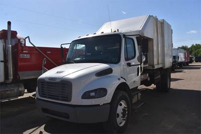 Freightliner M2 106 Single Axle Truck - Caterpillar, 220HP, Automatic