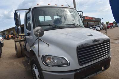 Freightliner M2 106 Single Axle Truck - Cummins, 240HP, Automatic