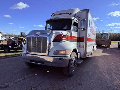 Peterbilt 337 Single Axle Truck - Paccar, 260HP, Automatic