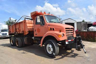 Sterling L7500 Tandem Axle Plow / Spreader Truck - Caterpillar, 300HP, Automatic