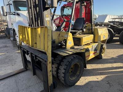 Hyster H100XL2 Pneumatic Tire Forklift - 10000lb Capacity