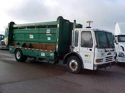 Freightliner Condor Single Axle Recycling Truck - Cummins, 280HP, Automatic