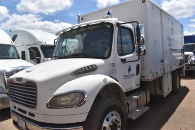 Freightliner M2 106 Single Axle Recycling Truck - Cummins, 285HP, Automatic