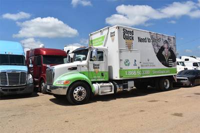 Peterbilt 337 Single Axle Recycling Truck - Paccar, 260HP, Automatic