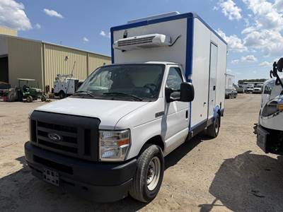 Ford E-350 12 ft Refrigerated Truck - Automatic, Thermo King