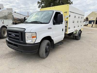 Ford E-450 Refrigerated Truck - Automatic