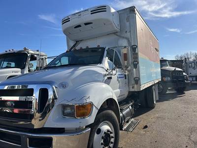 Ford F-750 XLT 20 ft Refrigerated Truck - 240HP, Automatic, Thermo King, Liftgate