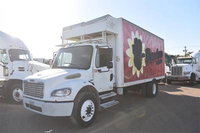 Freightliner M2 106 20 ft Refrigerated Truck - 240HP, Automatic