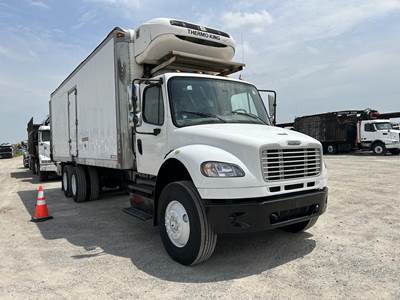Freightliner M2 106 26 ft Refrigerated Truck - 330HP, Automatic, Thermo King, Liftgate