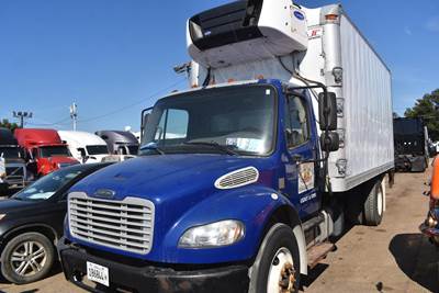 Freightliner M2 106 19 ft Refrigerated Truck - 240HP, Automatic, Carrier, Liftgate