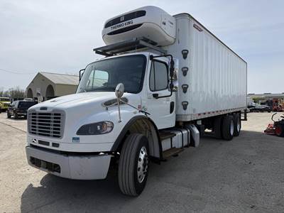 Freightliner M2 106 26 ft Refrigerated Truck - 350HP, Automatic, Thermo King
