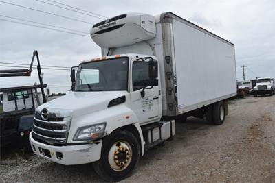 Hino 338 24 ft Refrigerated Truck - 220HP, Automatic, Thermo King