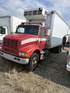 International 8100 23 ft Refrigerated Truck - 270HP, 7 Speed Manual, Thermo King