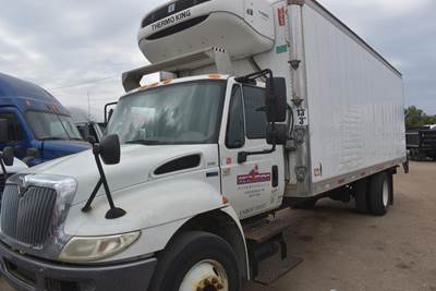 International DuraStar 4300 24 ft Refrigerated Truck - 240HP, Automatic, Thermo King