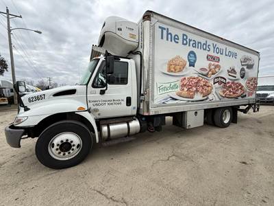 International DuraStar 4300 22 ft Refrigerated Truck - 260HP, Automatic, Thermo King, Liftgate