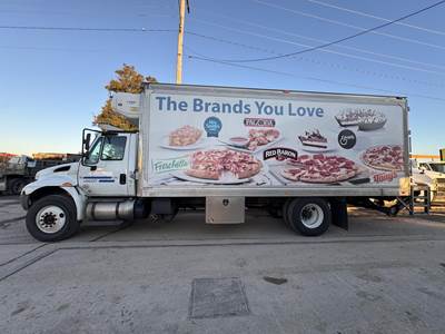 International DuraStar 4300 22 ft Refrigerated Truck - 260HP, Automatic, Thermo King, Liftgate