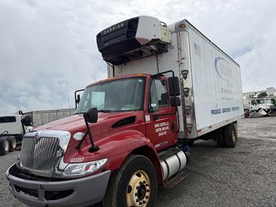 International DuraStar 4300 24 ft Refrigerated Truck - 260HP, Automatic, Carrier, Liftgate