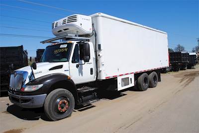 International DuraStar 4400 Refrigerated Truck - 300HP, Automatic, Thermo King