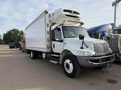 International MV 22 ft Refrigerated Truck - 260HP, Automatic, Thermo King, Liftgate