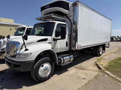 International MV 24 ft Refrigerated Truck - 260HP, Automatic, Carrier