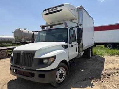 International TerraStar 15 ft Refrigerated Truck - 230HP, Automatic, Thermo King