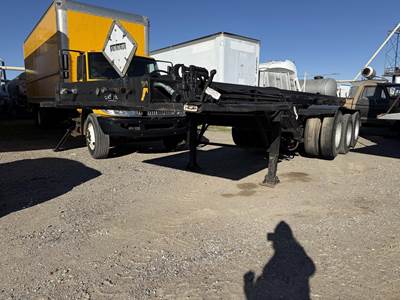 Galbreath 30 FT TRI AXLE ROLL OFF Tri Axle Steel Roll Off Trailer - Center Point, Fixed Axle