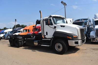 Caterpillar CT660S Roll Off Truck - CT13, 450HP, Automatic