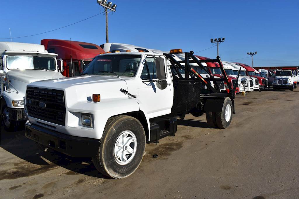 1989 Ford F700 Single Axle Roll Off Truck 7.8 LITER, 220HP, 5+2