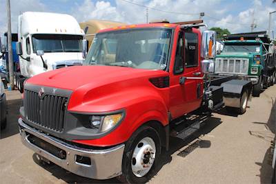 International DuraStar 4300 Single Axle Roll Off Truck - MF-7, 250HP, Automatic