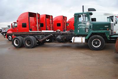 International Paystar 5000 Roll Off Truck - Cummins, 9 Speed Manual