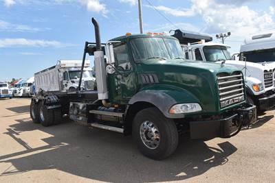 Mack Granite CT713 Tri Axle Roll Off Truck - 400HP, 8Ll Manual