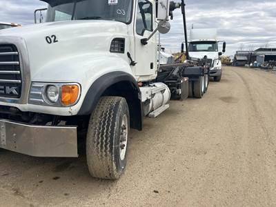 Mack Granite CV713 Roll Off Truck - E7-350, 350HP, 8Ll Manual