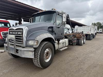 Mack Granite GU713 Roll Off Truck - MP7, 405HP, 8Ll Manual
