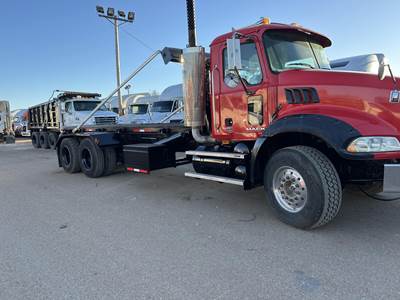 Mack Granite GU813 Roll Off Truck - MP7, 395HP, 10 Speed Manual