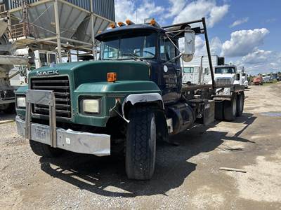 Mack RD688S Roll Off Truck - E7-350, 350HP, 8Ll Manual