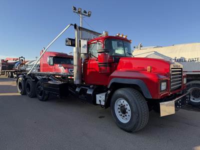 Mack RD688S Roll Off Truck - E7-350, 350HP, 8Ll Manual