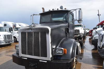 Peterbilt 365 Tri Axle Roll Off Truck - Paccar, 405HP, Automatic