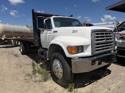 Ford F-800 Single Axle Rollback Tow Truck - Cummins, 220HP, 6 Speed Manual
