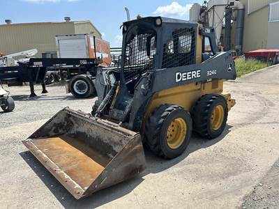 John Deere 324E Skid Steer